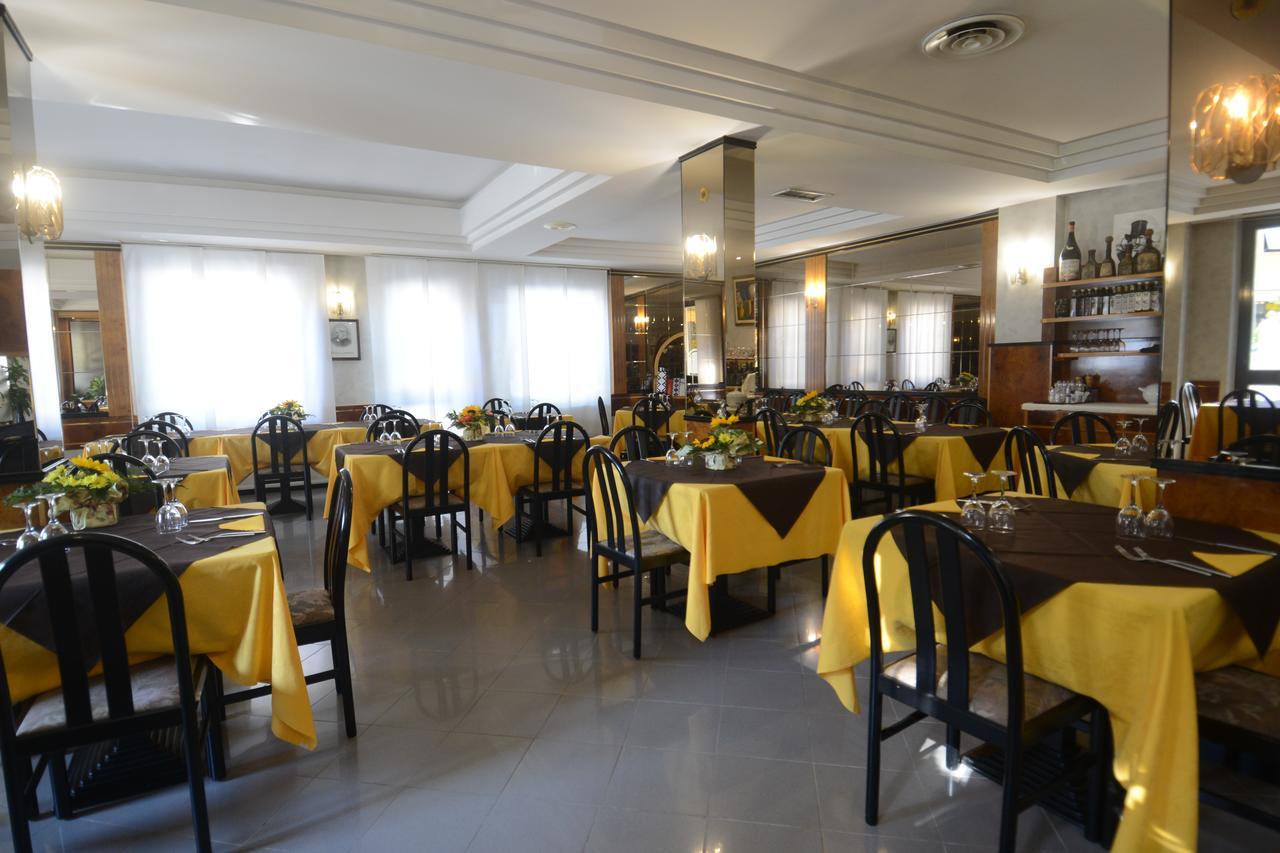 Albergo Trattoria Sole Буссето Экстерьер фото